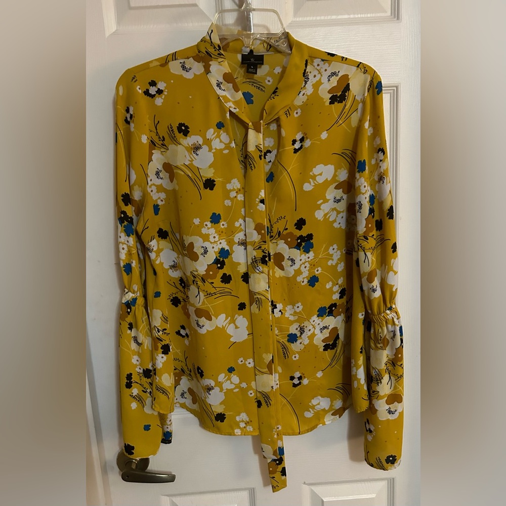 Mustard floral  Worthington blouse Sz L